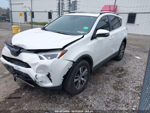 Toyota Rav4 Xle 2016 JTMRFREV9GJ067568 Image 2