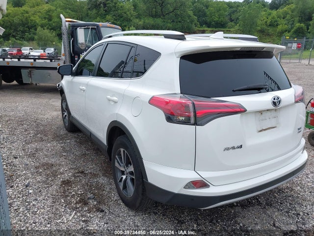 Toyota Rav4 Xle 2016 JTMRFREV9GJ067568 Image 3