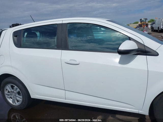 Chevrolet Sonic Ls Auto 2016 1G1JA6SH2G4174591 Image 13