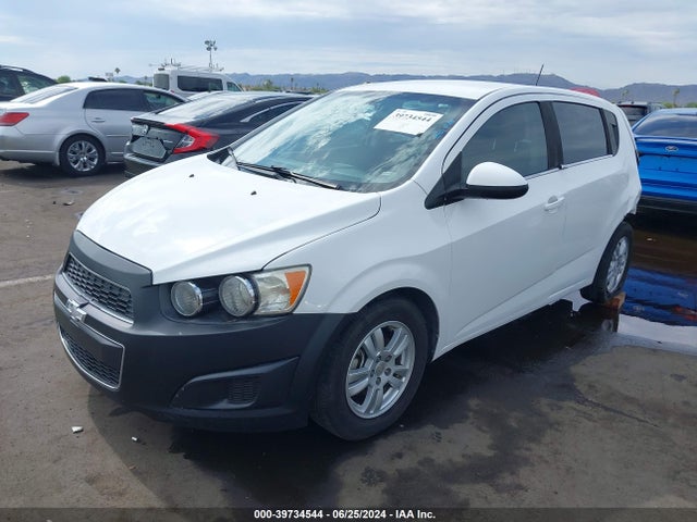 Chevrolet Sonic Ls Auto 2016 1G1JA6SH2G4174591 Image 2