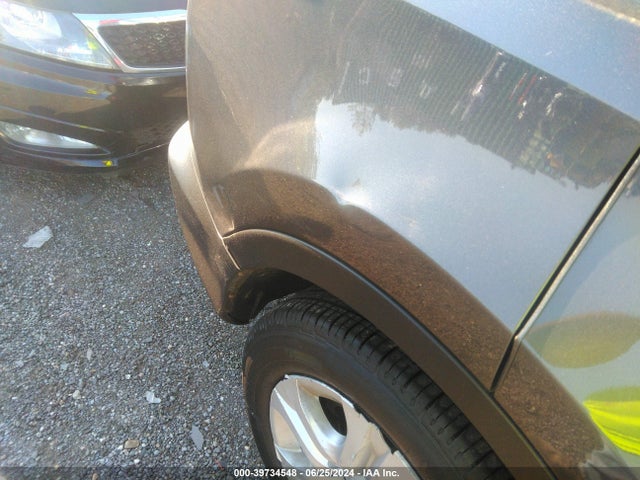 Toyota RAV4 LE 2014 JTMBFREV1ED069392 Image 19