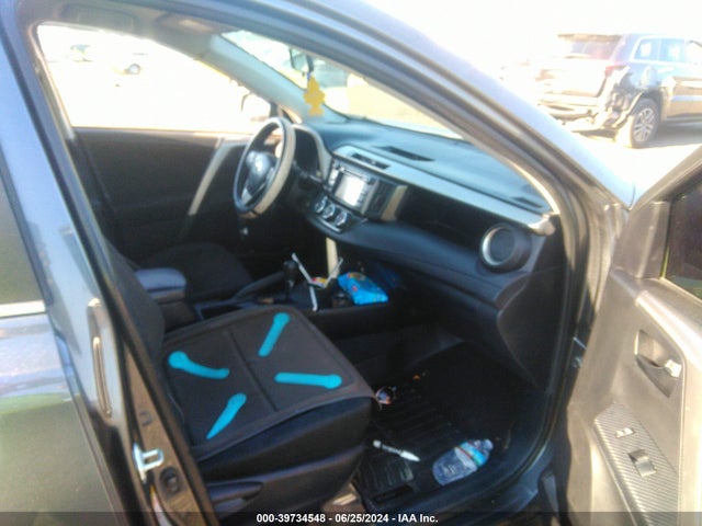 Toyota RAV4 LE 2014 JTMBFREV1ED069392 Image 5