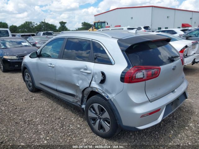 KNDCB3LC8J5209943 KIA NIRO LX