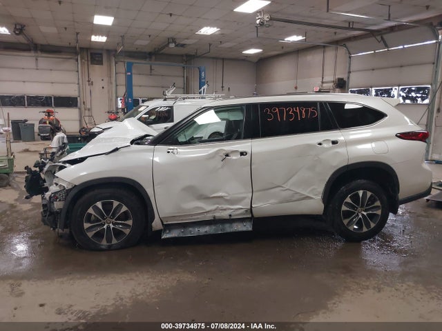 Toyota Highlander Xle 2021 5TDHZRBH6MS058603 Image 15