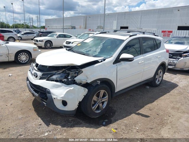 Toyota Rav4 Xle 2015 JTMWFREV8FJ049502 Image 2