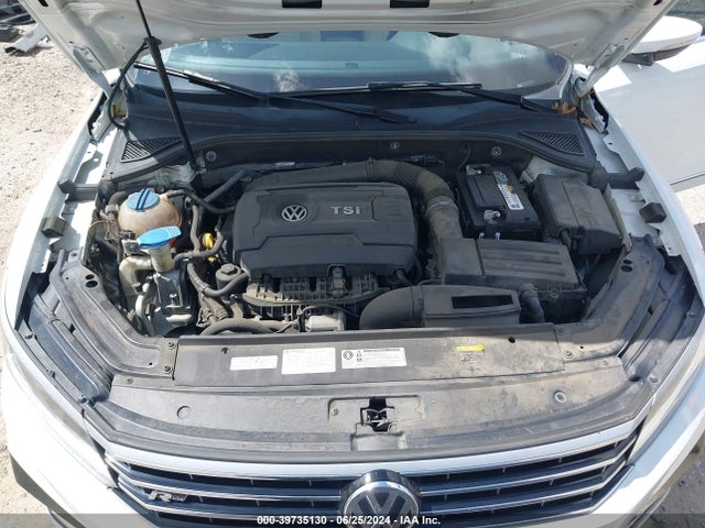 1VWDT7A30HC081423 Volkswagen Passat 1.8t R-line