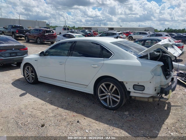 1VWDT7A30HC081423 Volkswagen Passat 1.8t R-line
