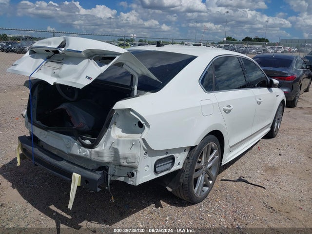 1VWDT7A30HC081423 Volkswagen Passat 1.8t R-line