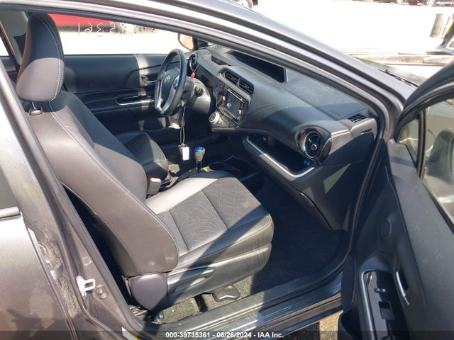 Toyota Prius C Four 2015 JTDKDTB34F1111269 Image 5