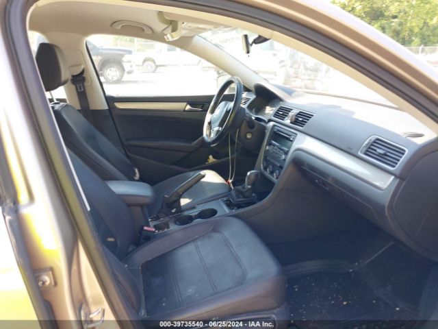 1VWAT7A35FC034601 Volkswagen Passat 1.8t Wolfsburg Edition
