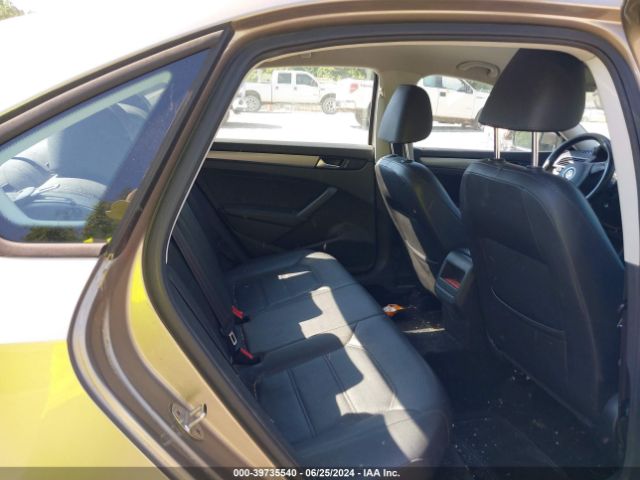 1VWAT7A35FC034601 Volkswagen Passat 1.8t Wolfsburg Edition