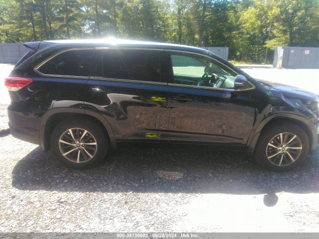 Toyota Highlander Xle 2018 5TDJZRFHXJS556181 Image 14