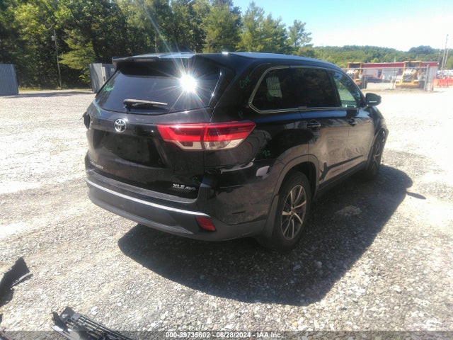 Toyota Highlander Xle 2018 5TDJZRFHXJS556181 Image 4