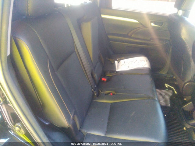 Toyota Highlander Xle 2018 5TDJZRFHXJS556181 Image 8