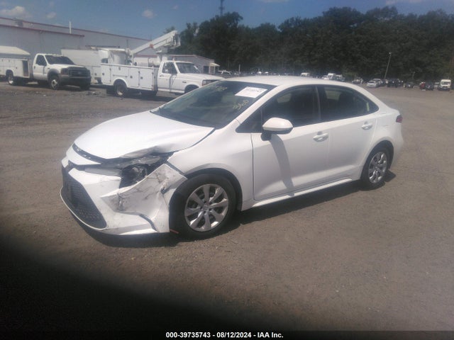 Toyota COROLLA LE 2022 JTDEPMAE3N3016816 Image 2