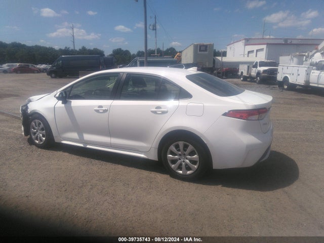 Toyota COROLLA LE 2022 JTDEPMAE3N3016816 Image 3