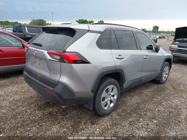 Toyota RAV4 LE 2021 JTMH1RFV5MD069918 Image 4