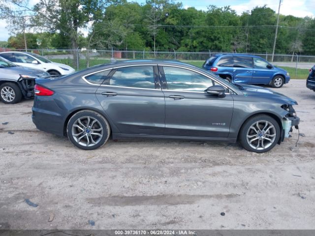3FA6P0RU9KR138902 Ford Fusion Hybrid Titanium