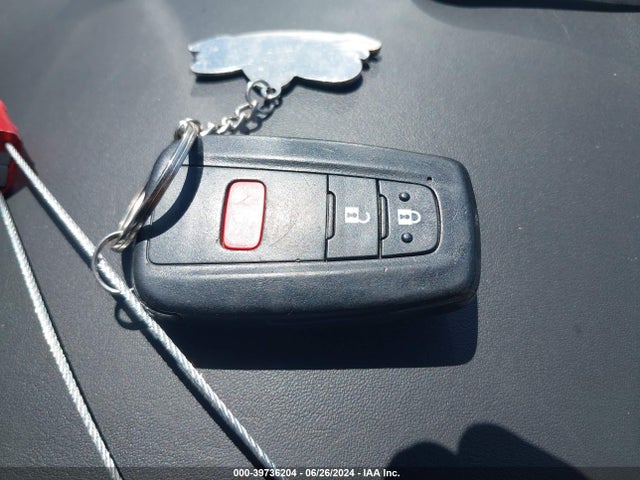 Toyota C-HR XLE 2019 JTNKHMBX5K1029523 Image 11