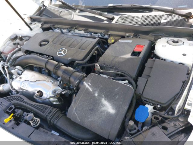 W1K3G4FB8NJ364845 Mercedes-Benz A 220 4matic