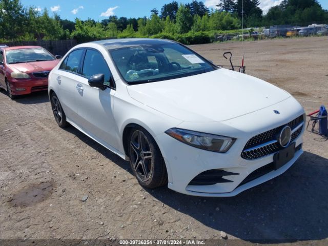 W1K3G4FB8NJ364845 Mercedes-Benz A 220 4matic