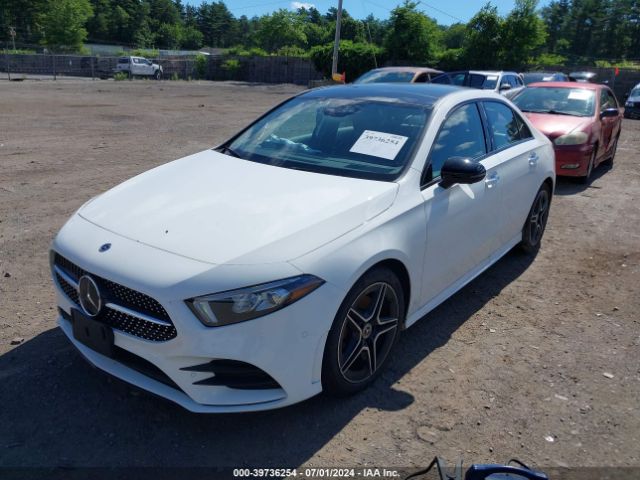 W1K3G4FB8NJ364845 Mercedes-Benz A 220 4matic