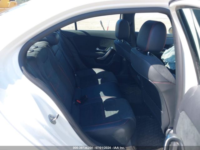 W1K3G4FB8NJ364845 Mercedes-Benz A 220 4matic