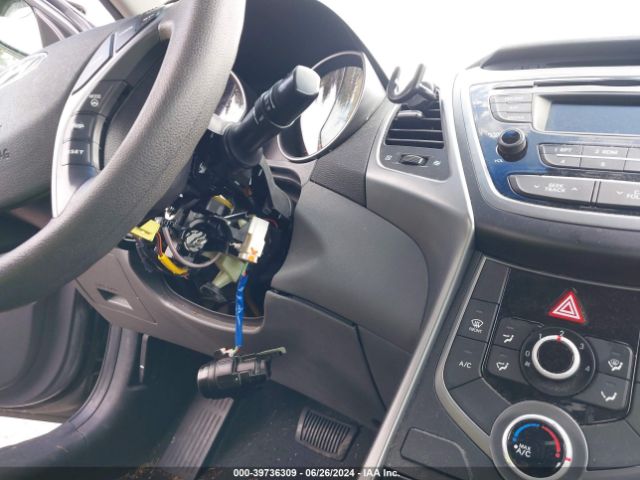 5NPDH4AE6EH460429 Hyundai ELANTRA SE