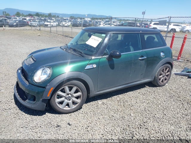 2011 MINI COOPER S WMWSV3C51BTY24932 Photo 1