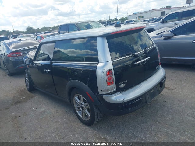 2011 MINI COOPER CLUBMAN WMWZF3C52BT188663 Photo 2