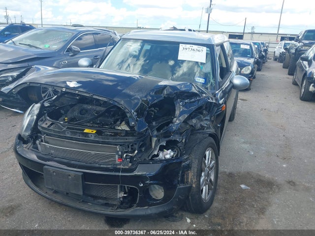 2011 MINI COOPER CLUBMAN WMWZF3C52BT188663 Photo 5