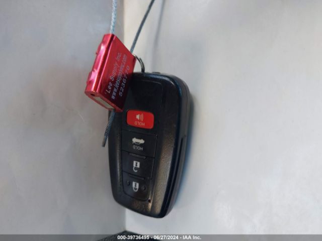 4T1F11AK7LU351090 Toyota CAMRY XLE