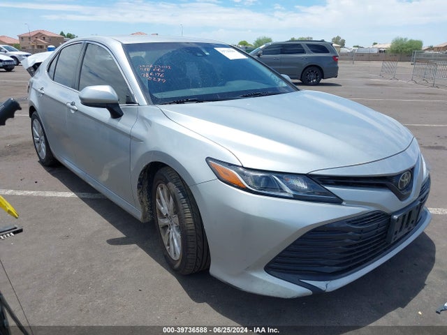 Toyota CAMRY LE 2018 JTNB11HK1J3050239 zdjęcie główne