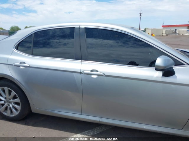 Toyota CAMRY LE 2018 JTNB11HK1J3050239 Image 13