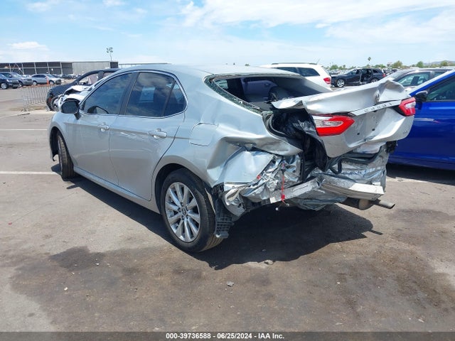Toyota CAMRY LE 2018 JTNB11HK1J3050239 Image 3