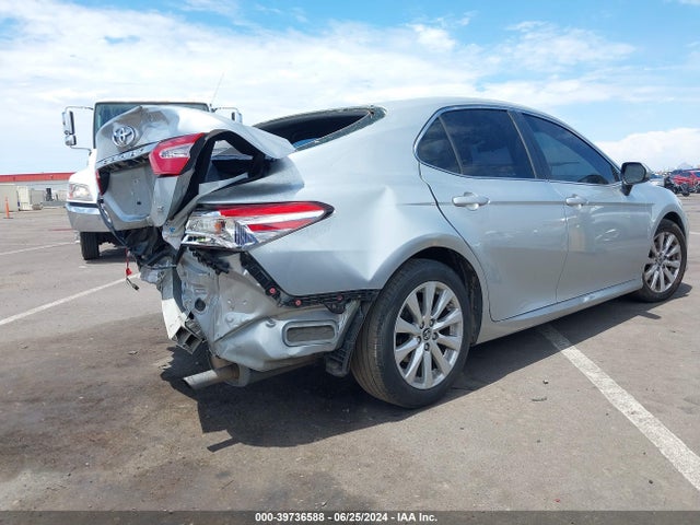 Toyota CAMRY LE 2018 JTNB11HK1J3050239 Image 4
