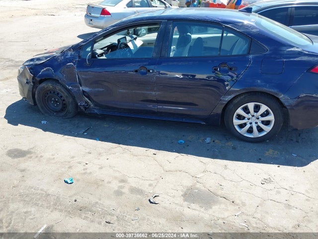 Toyota COROLLA LE 2022 5YFEPMAE3NP331915 Image 14