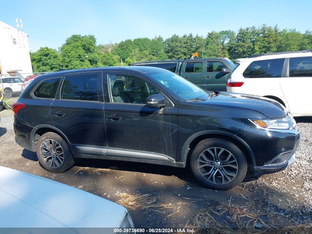 JA4AZ3A34JJ003347 Mitsubishi Outlander Se