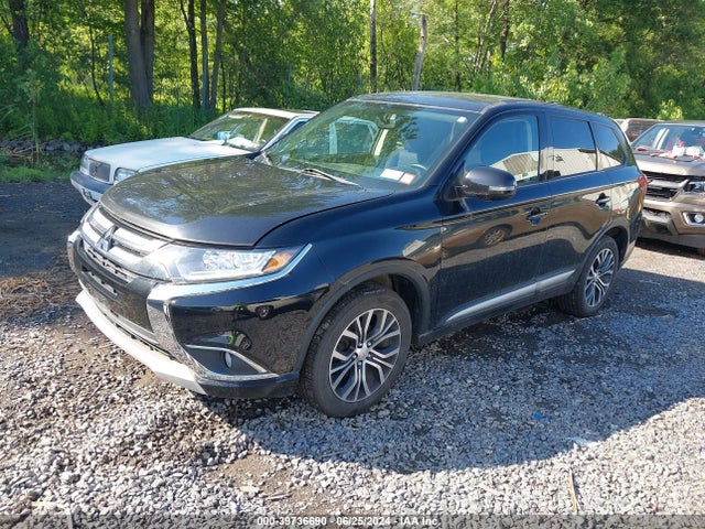 JA4AZ3A34JJ003347 Mitsubishi Outlander Se