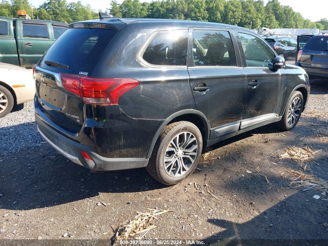 JA4AZ3A34JJ003347 Mitsubishi Outlander Se