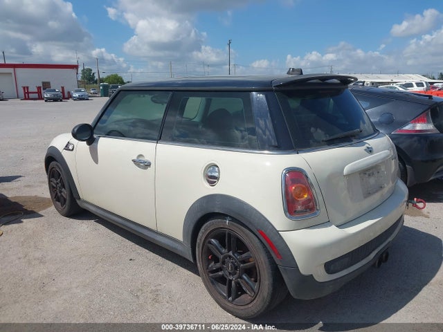 2007 MINI COOPER S WMWMF73537TL87326 Photo 2