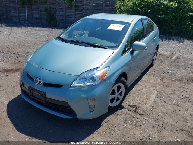 Toyota Prius Three 2014 JTDKN3DU3E1845192 Image 2