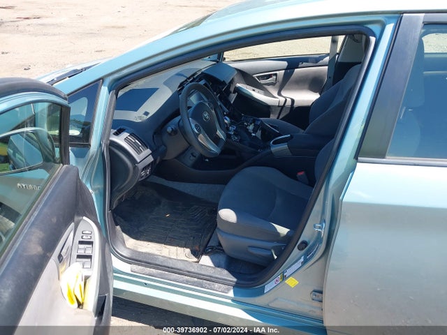 Toyota Prius Three 2014 JTDKN3DU3E1845192 Image 5
