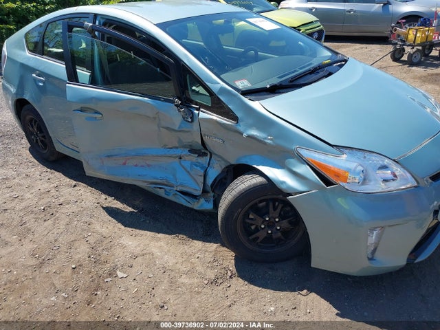 Toyota Prius Three 2014 JTDKN3DU3E1845192 Image 6