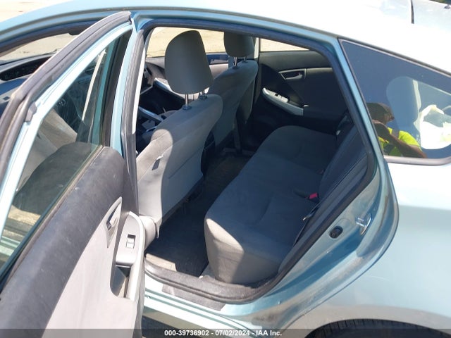 Toyota Prius Three 2014 JTDKN3DU3E1845192 Image 8