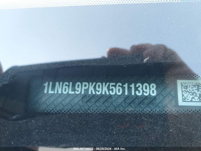 1LN6L9PK9K5611398 Lincoln Continental Standard