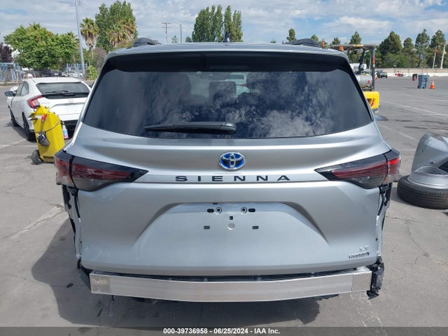 Toyota SIENNA LE 2024 5TDKRKEC9RS201273 Image 17
