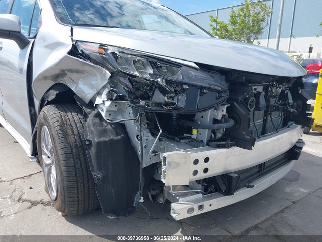 Toyota SIENNA LE 2024 5TDKRKEC9RS201273 Image 6