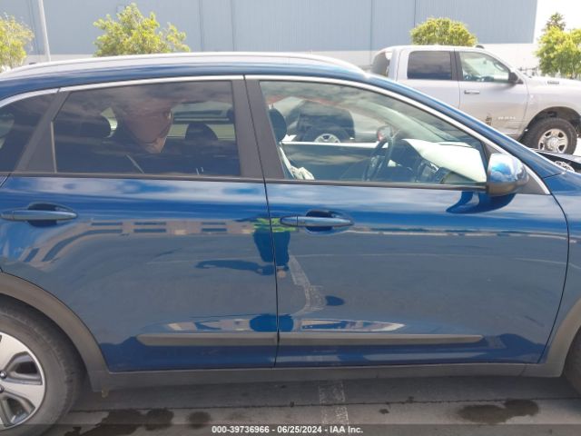 KNDCB3LC8K5260327 KIA NIRO LX