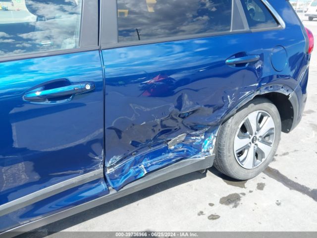 KNDCB3LC8K5260327 KIA NIRO LX